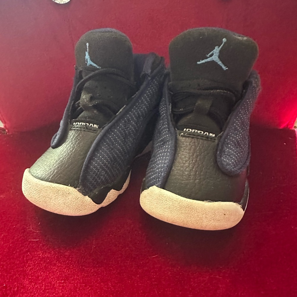 Jordan Kids Sneakers in Black and Navy - Picture 3 of 5